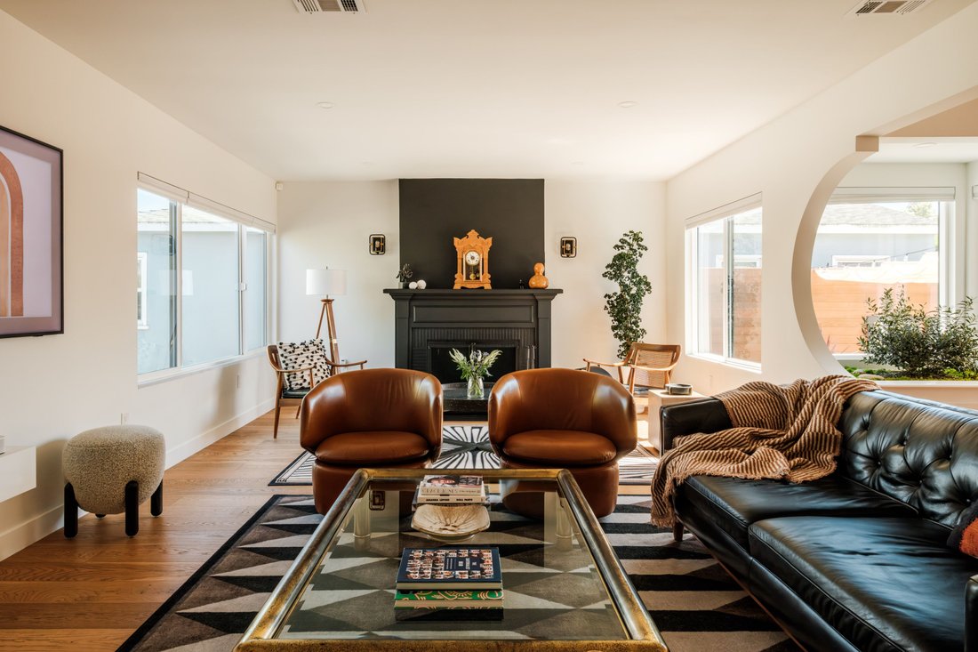 Los Angeles, California, United States 4 - 17936357