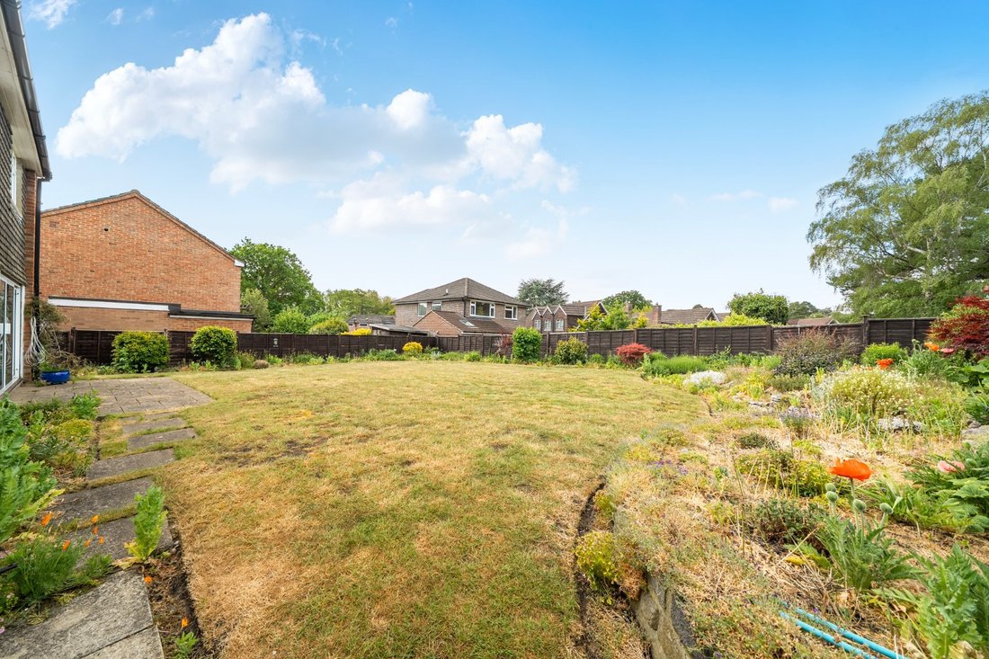 House in Sheerwater, Woking, England 4 - 17940503