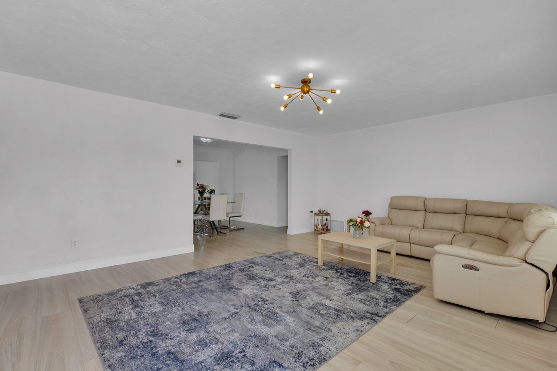 House in Pembroke Pines, Florida, United States 4 - 17929591