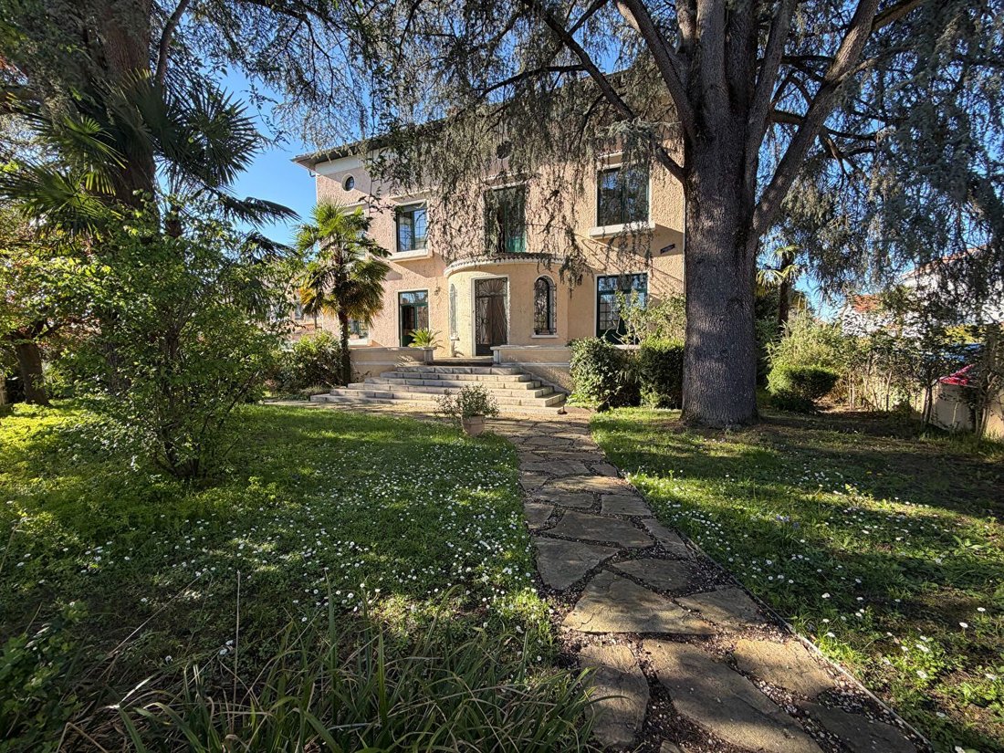 House in Pau, Nouvelle-Aquitaine, France 2 - 17505528