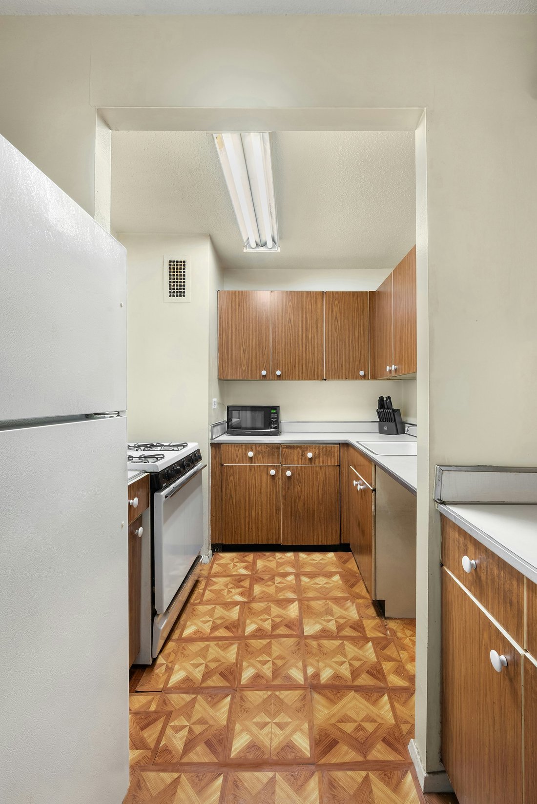 Co Op in New York, New York, United States 5 - 16747920