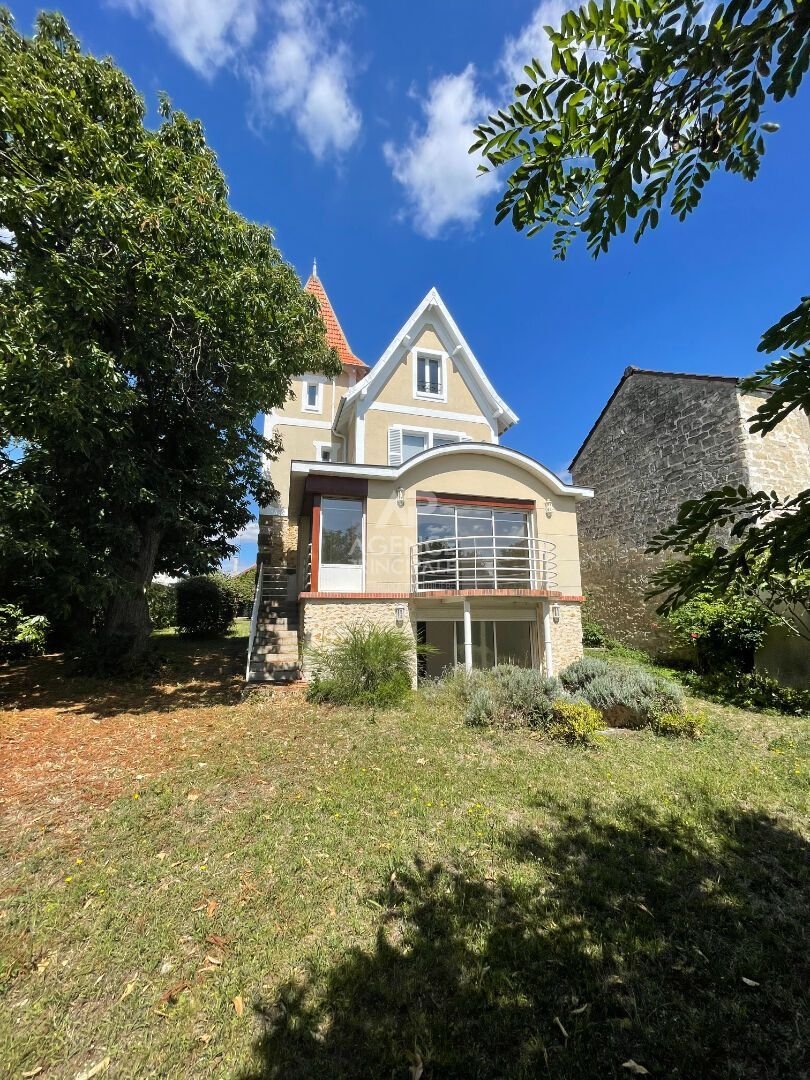 House in Carrieres-sous-Poissy, Ile-de-France, France 1 - 16066066