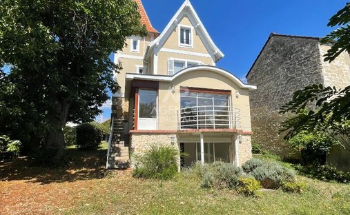 House in Carrieres-sous-Poissy, Ile-de-France, France 1