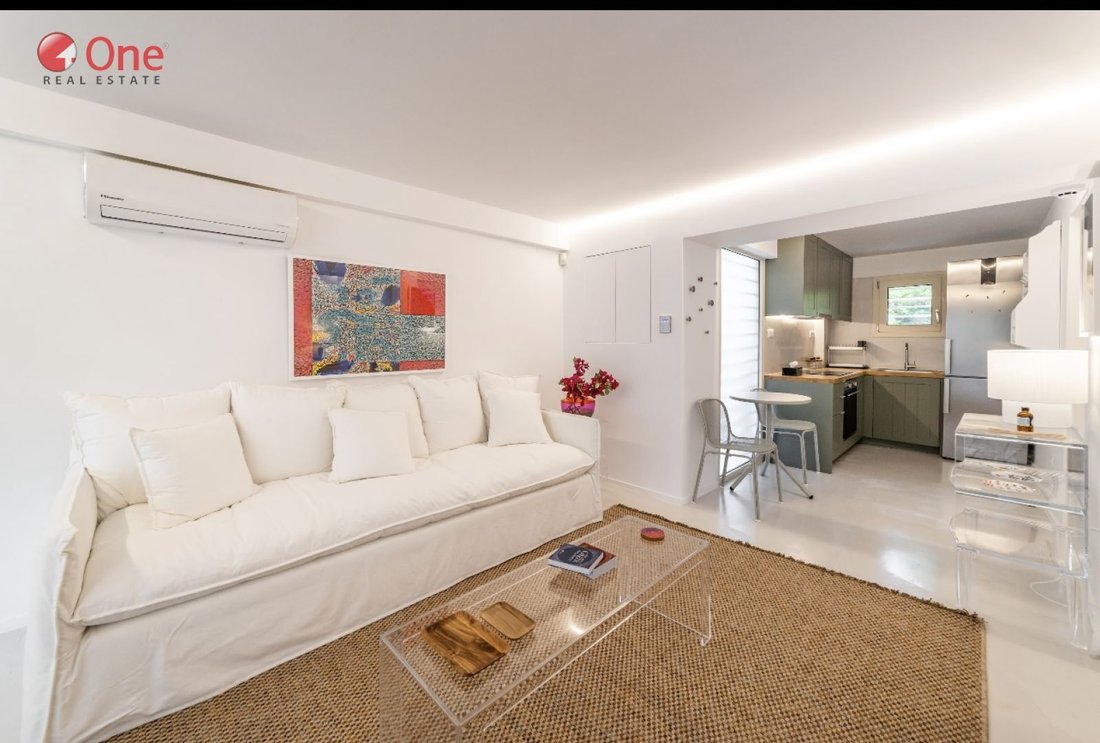 Apartment in Vouliagmeni, Attica, Greece 1 - 17930452