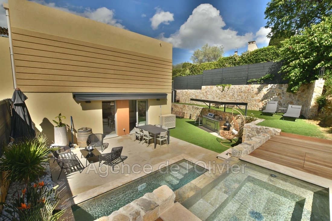 Villa in Valbonne, Provence-Alpes-Côte d'Azur, France 2 - 17929468