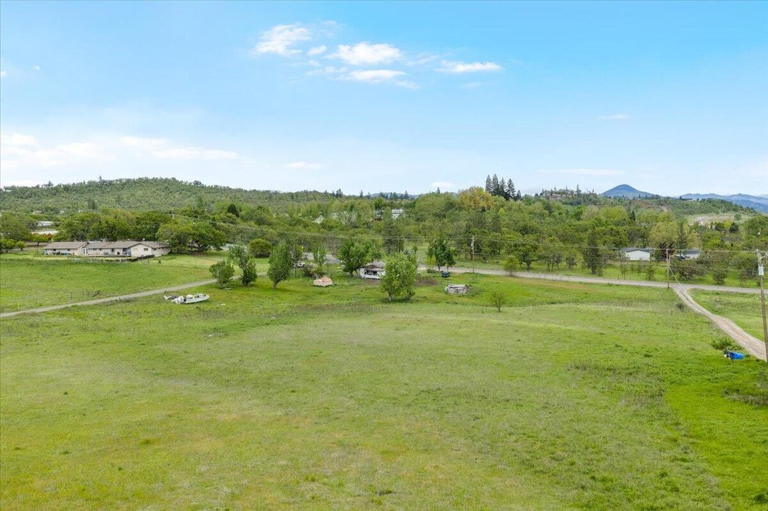House in Eagle Point, Oregon, United States 1 - 17933488