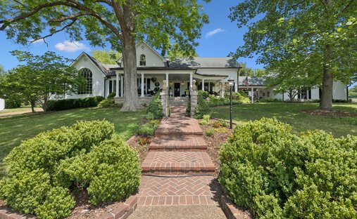 House in Santa Fe, Tennessee, United States 1