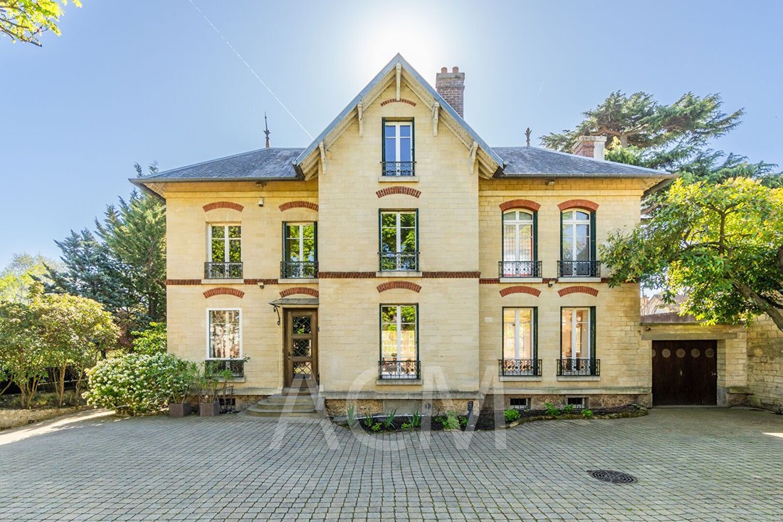House in Sud, Le Mesnil-le-Roi, France 1 - 17690466