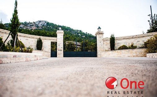 House in Oropos, Attica, Greece 1