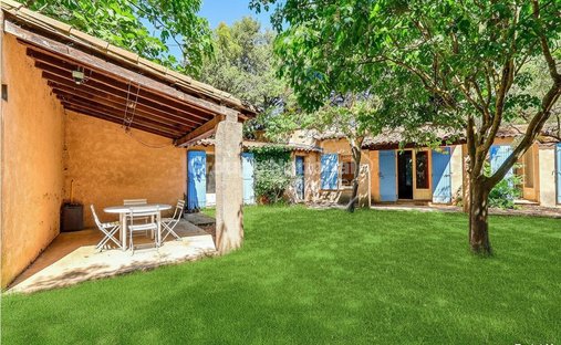 House in Saint-Etienne-du-Grès, Provence-Alpes-Côte d'Azur, France 1