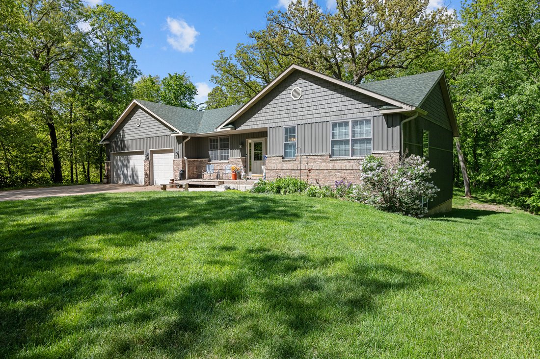 House in Davenport, Iowa, United States 1 - 17937128