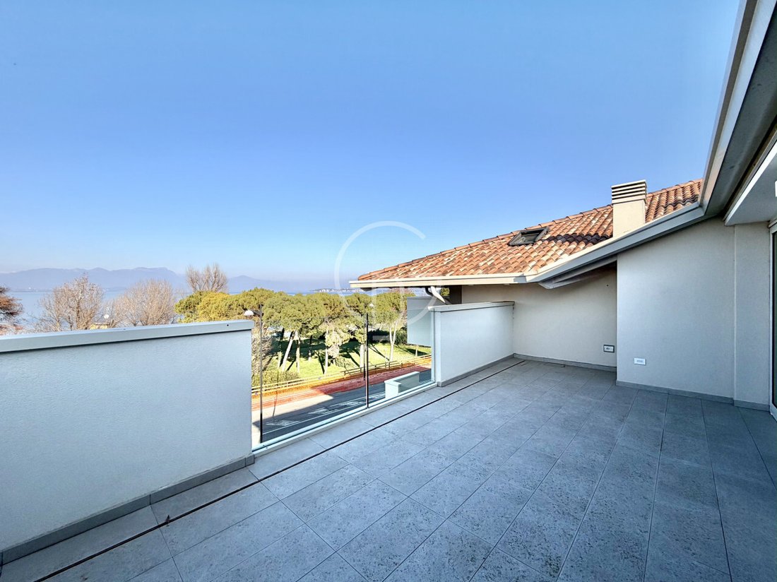 Apartment in Rivoltella, Desenzano del Garda, Lombardy 4 - 17931439