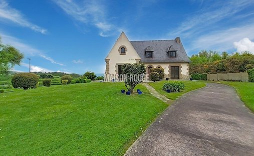 House in Saint-Quay-Portrieux, Brittany, France 1