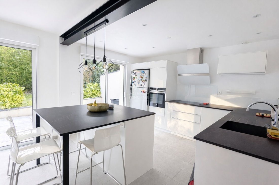House in Sud, Le Mesnil-le-Roi, France 5 - 17829088