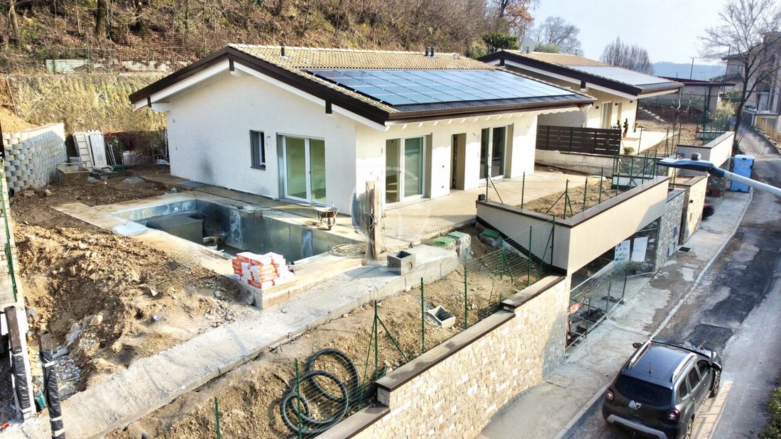 Villa in Padenghe sul Garda, Lombardy, Italy 1 - 17931543