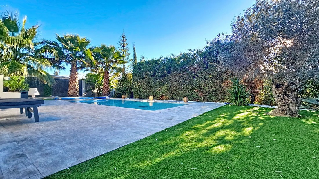 Villa in Exterieurs, Frejus, France 4 - 17042901