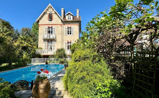 House in Pau, Nouvelle-Aquitaine, France 1