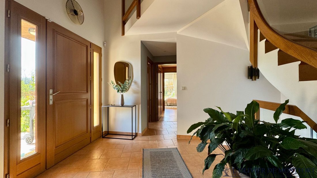 House in Montfort-l'Amaury, Ile-de-France, France 3 - 17865111