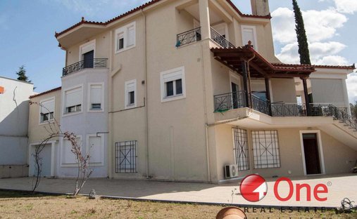 House in Levadeia Community, Levadia, Greece 1
