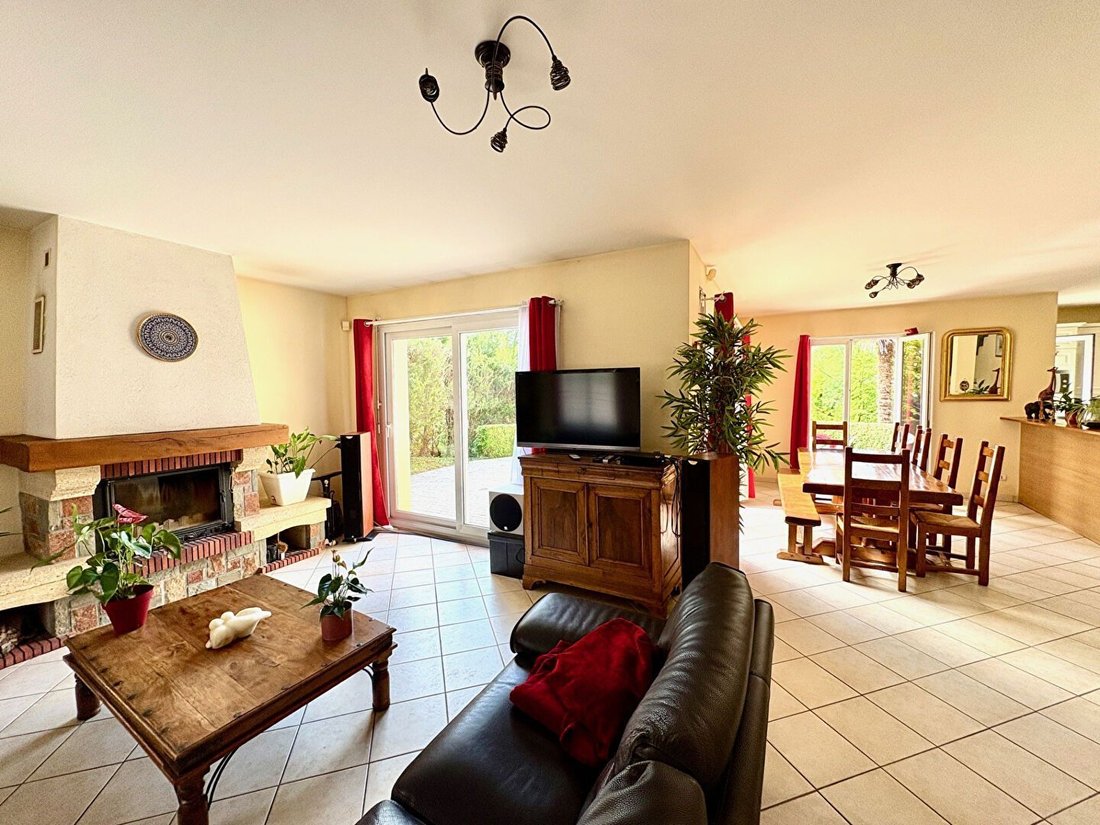 House in Marly-le-Roi, Ile-de-France, France 3 - 17730423