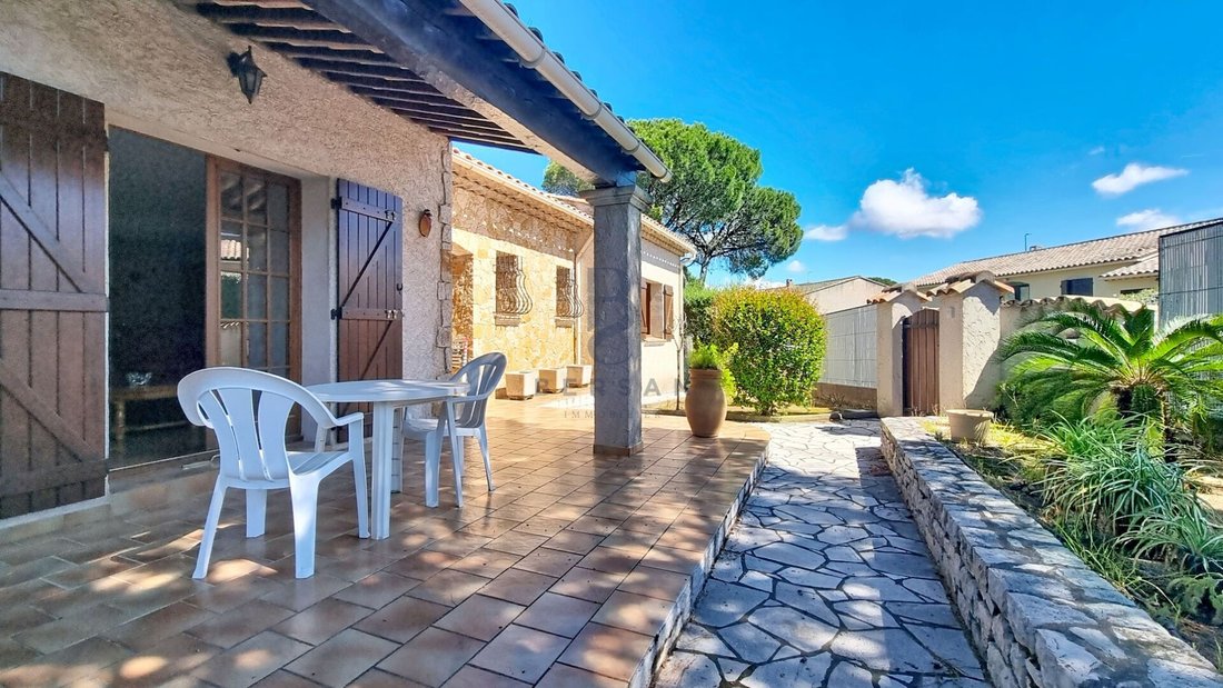 Villa in Exterieurs, Frejus, France 3 - 17889007