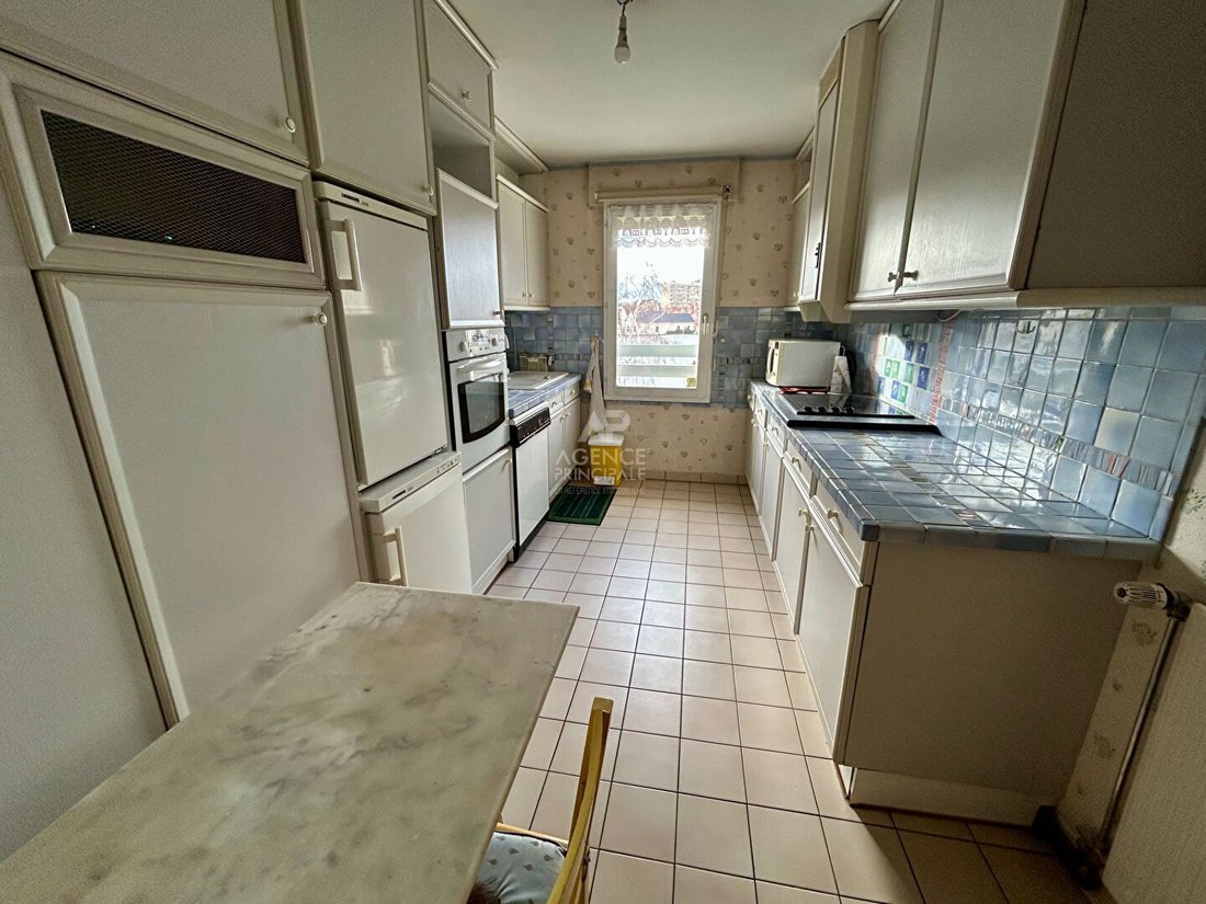 Apartment in Poissy, Ile-de-France, France 3 - 17438462