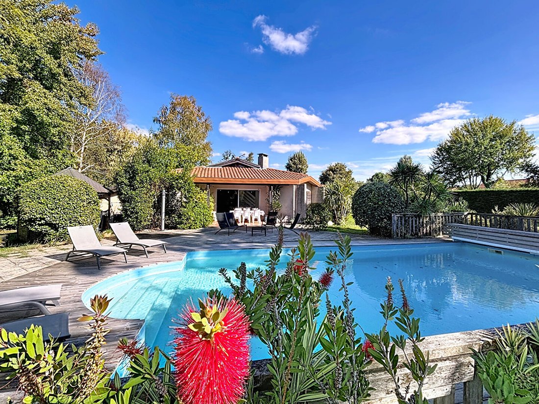 Villa in Biscarrosse, Nouvelle-Aquitaine, France 1 - 17935288