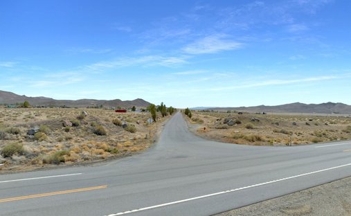 Land in Yerington, Nevada, United States 1