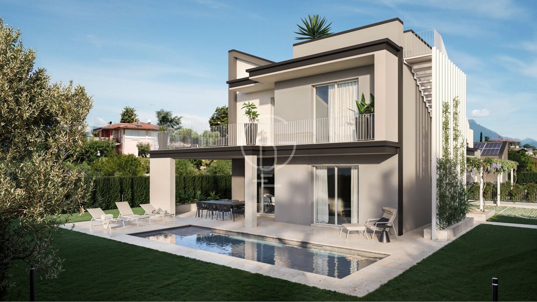 Villa in Moniga del Garda, Lombardy, Italy 2 - 17931548