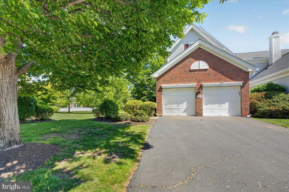 Condo in Pennington, New Jersey, United States 3 - 17939746