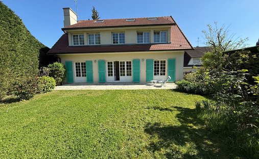 Casa en L'Étang-la-Ville, Isla de Francia, Francia 1