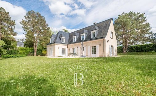 Maison à Saint-Nom-la-Bretèche, Île-de-France, France 1