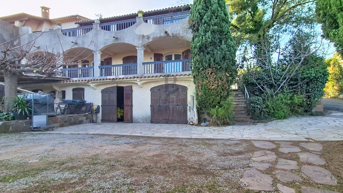 Villa in Le Dramont-Agay-Anthéor-Le Trayas, Saint-Raphaël, France 2 - 16409876