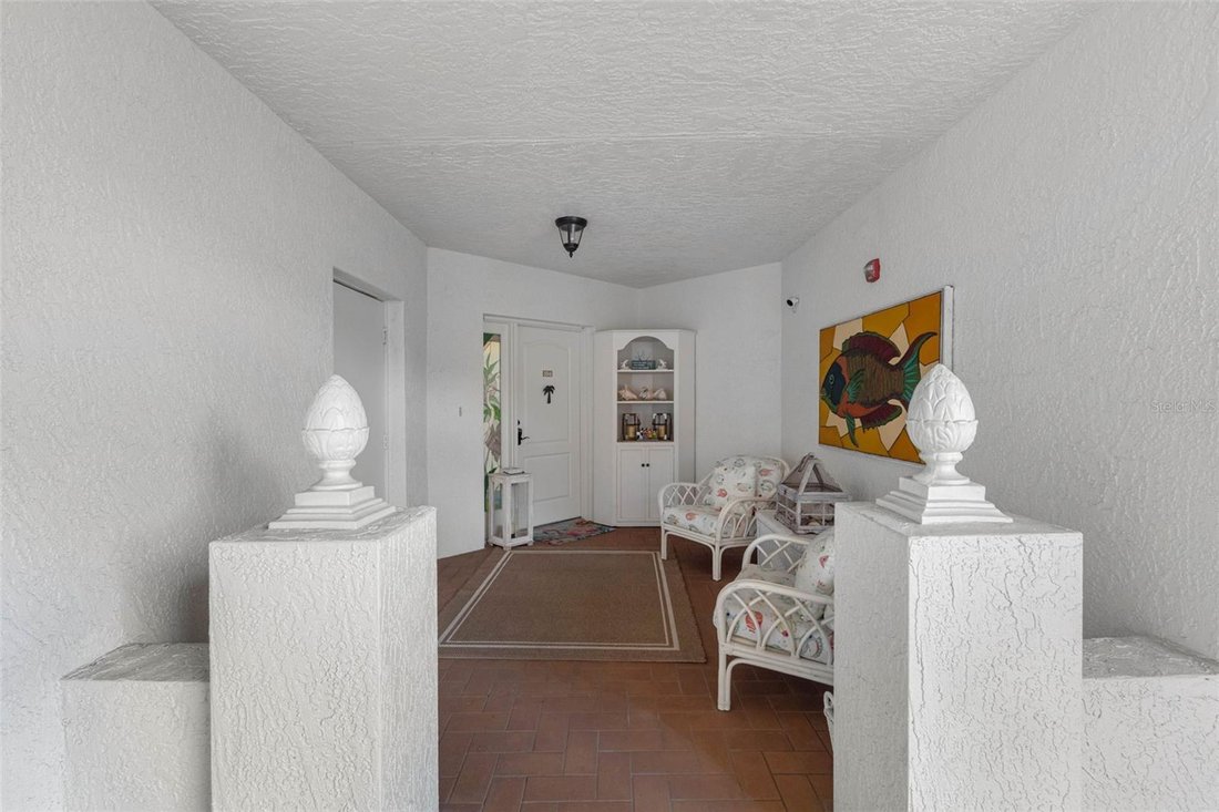 Condo in Treasure Island, Florida, United States 4 - 17928887
