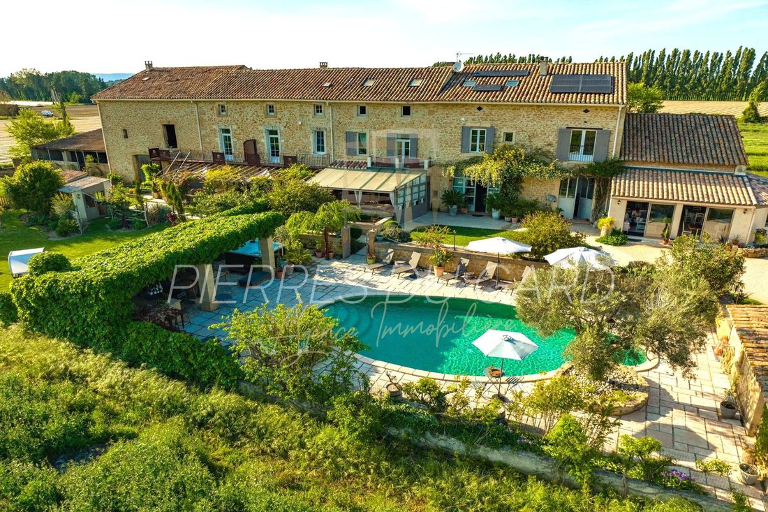 Villa in Centre Ville, Roquemaure, France 1 - 17929322