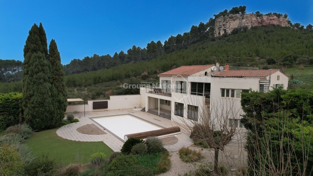 House in Orgon, Provence-Alpes-Côte d'Azur, France 4 - 17386141