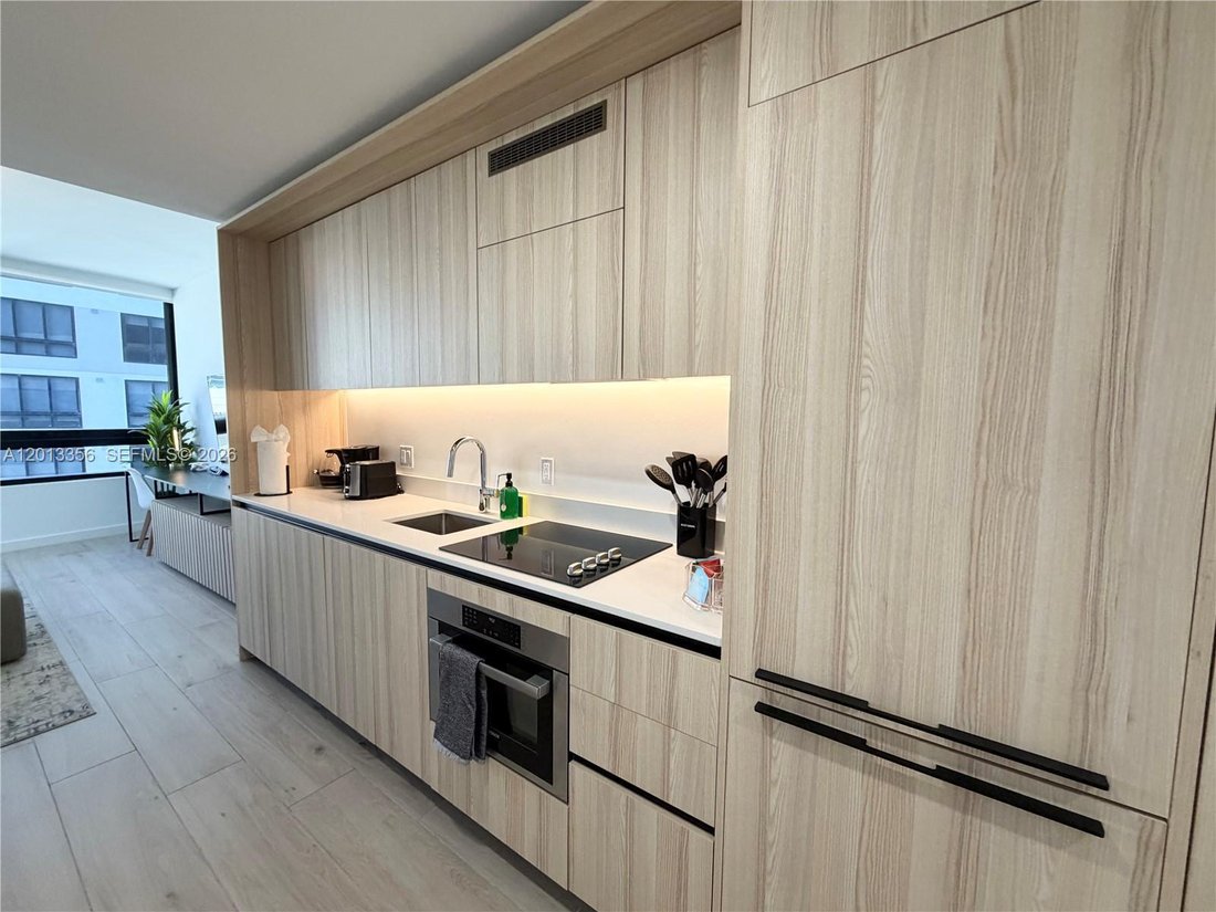 Condo in Miami, Florida, United States 2 - 17919872