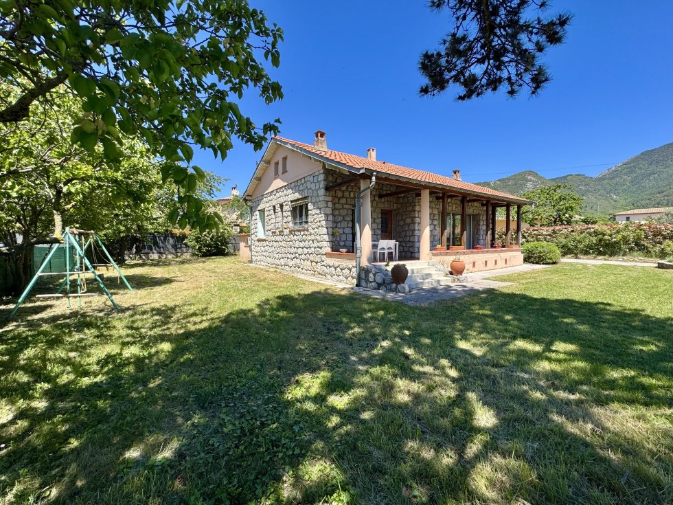 Villa in Levens, Provence-Alpes-Côte d'Azur, France 1 - 17929489