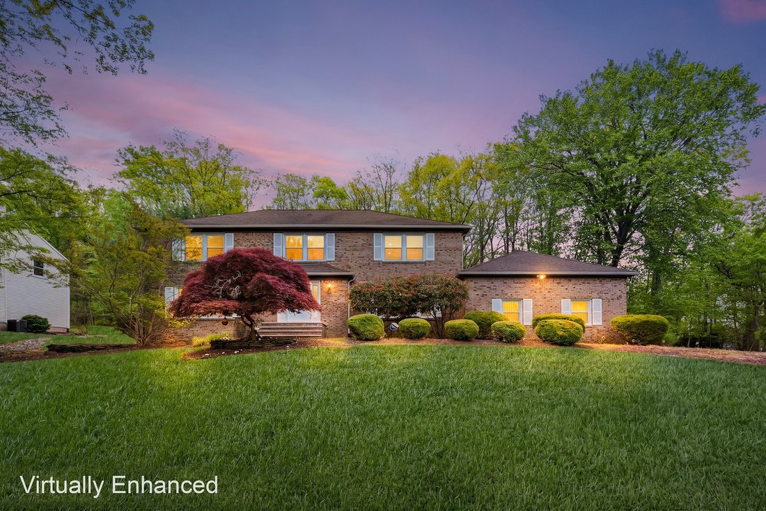 House in South Brunswick Township, New Jersey, United States 1 - 17939590