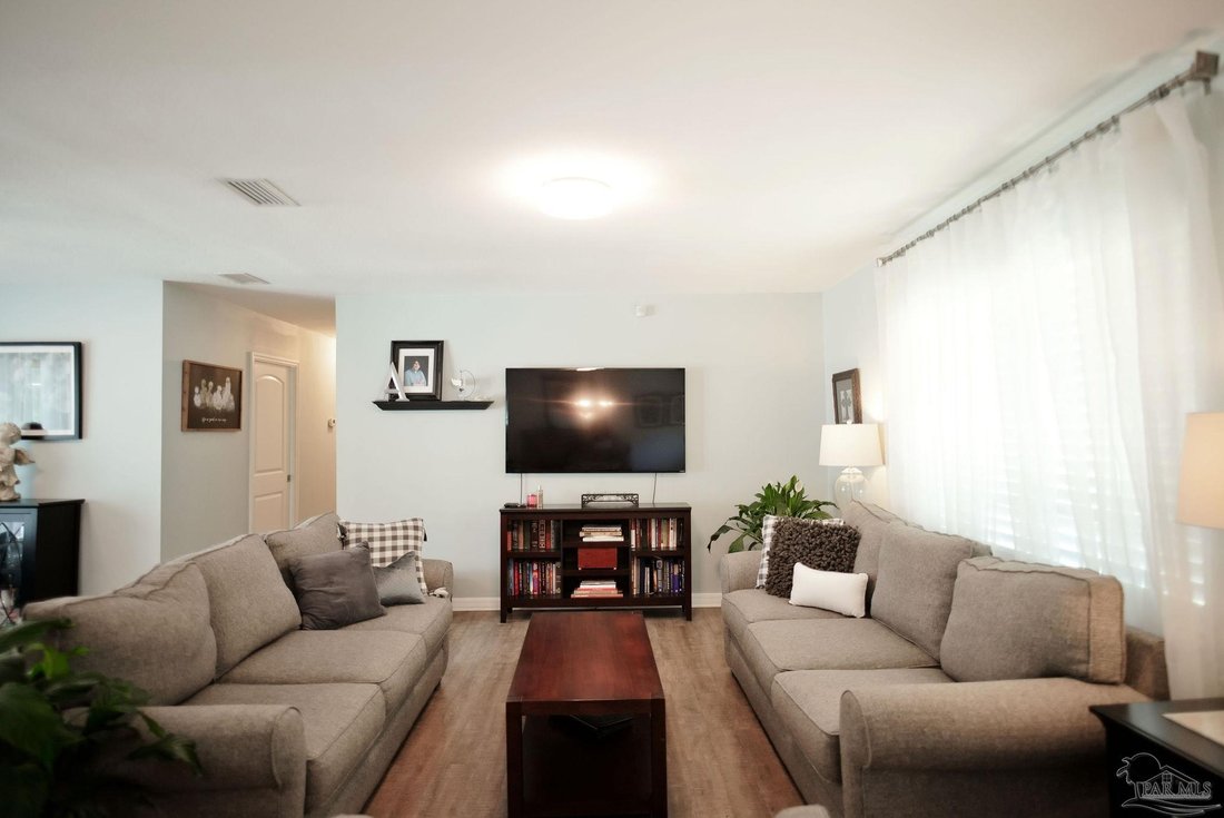 House in Cantonment, Florida, United States 5 - 17931267