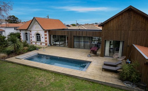 House in Aiguillon, Arcachon, France 1