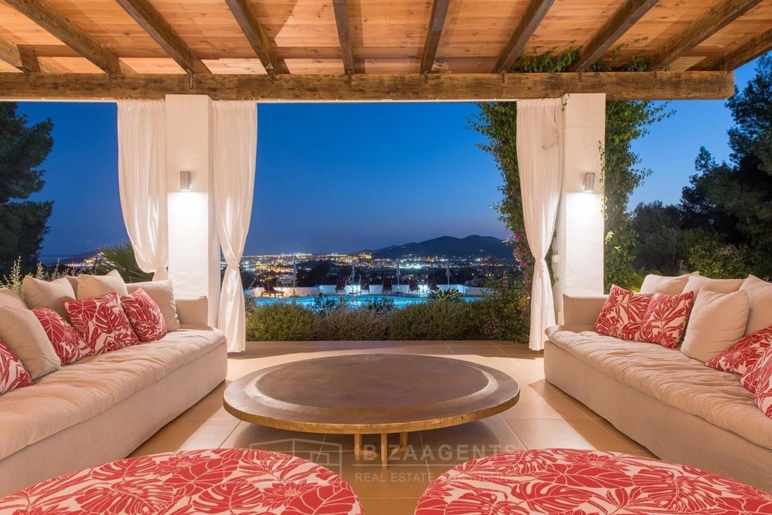 Villa in Sant Antoni de Portmany, Balearic Islands, Spain 1 - 17941138