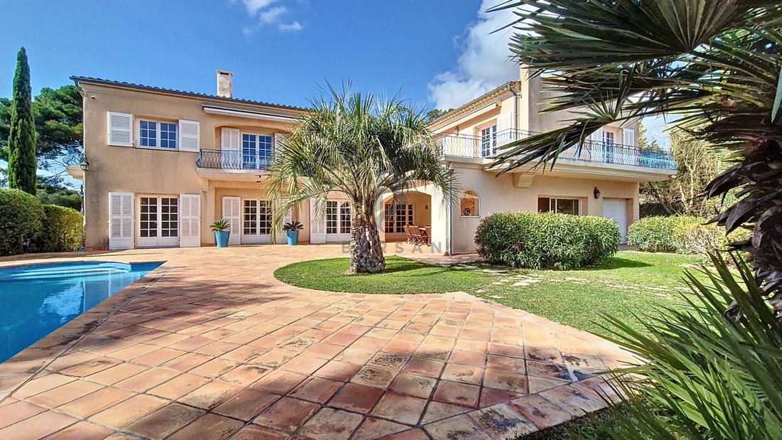 Villa in Le Dramont-Agay-Anthéor-Le Trayas, Saint-Raphaël, France 3 - 16409229