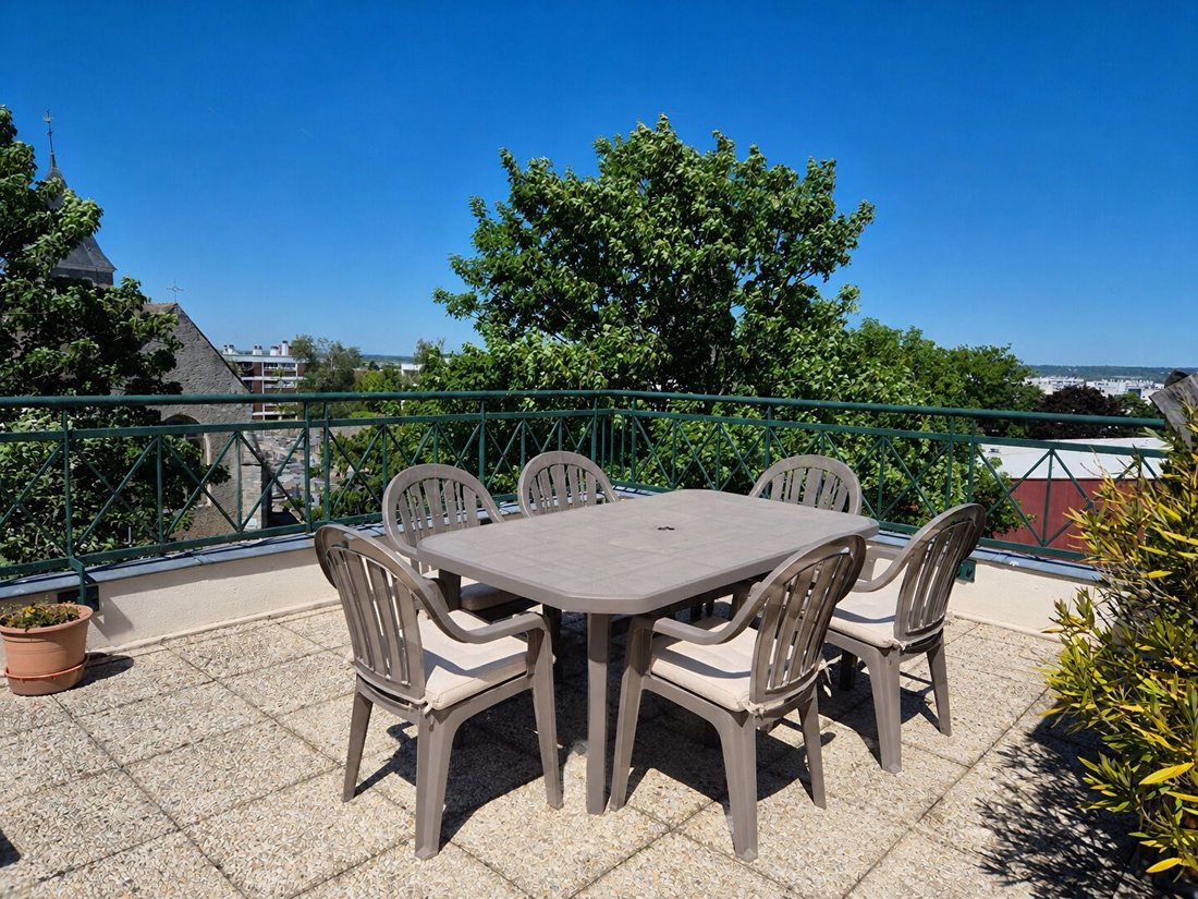 Apartment in Les Clayes-sous-Bois, Ile-de-France, France 1 - 17844584