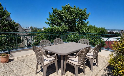 Apartment in Les Clayes-sous-Bois, Ile-de-France, France 1
