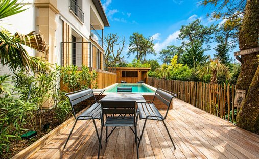 Villa in Aiguillon, Arcachon, France 1
