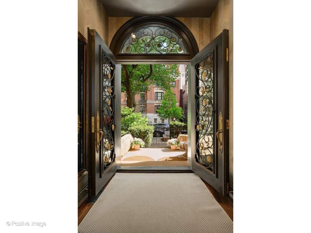 House in Chicago, Illinois, United States 2 - 17936501