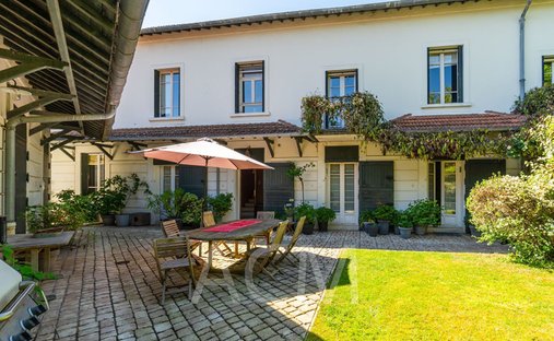 House in Napoleon, Maisons-Laffitte, France 1