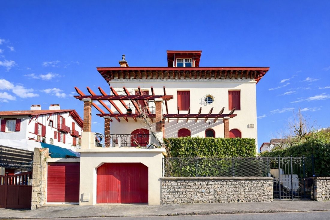 Villa in Bayonne, Nouvelle-Aquitaine, France 2 - 16998102