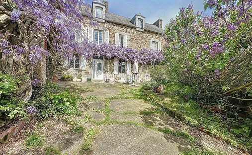 House in Pleudihen-sur-Rance, Brittany, France 1